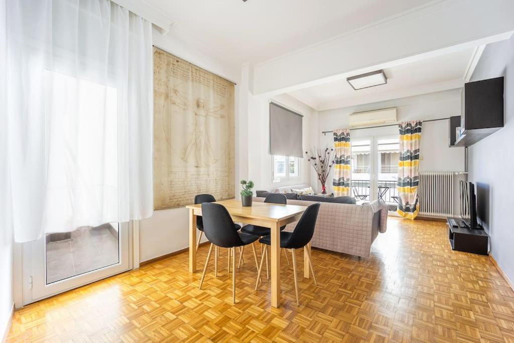 Apartment In The Middle Of Everything Афины Экстерьер фото