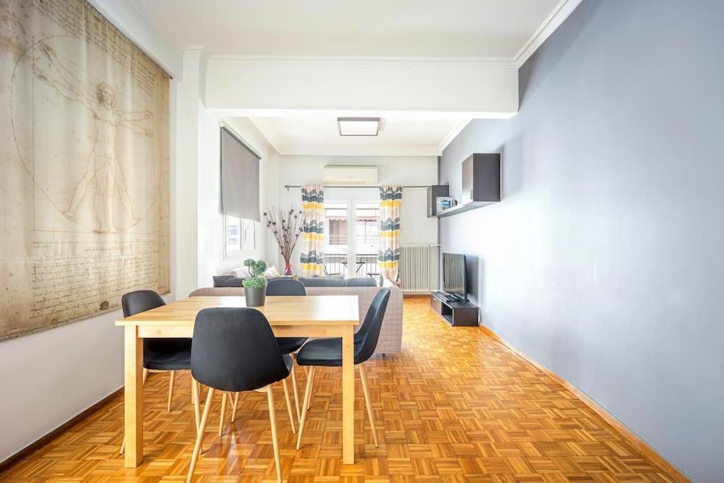 Apartment In The Middle Of Everything Афины Экстерьер фото